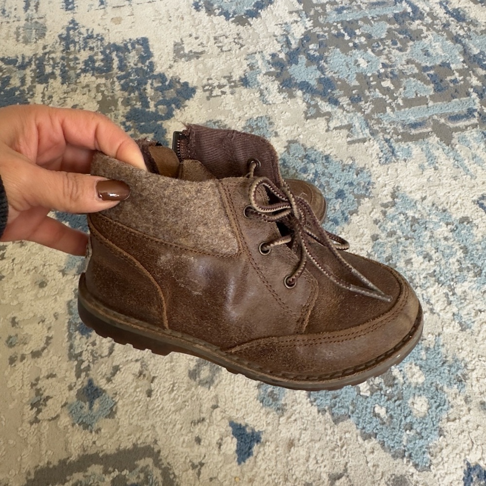 UGG Brown Chukka Boots Classic Style